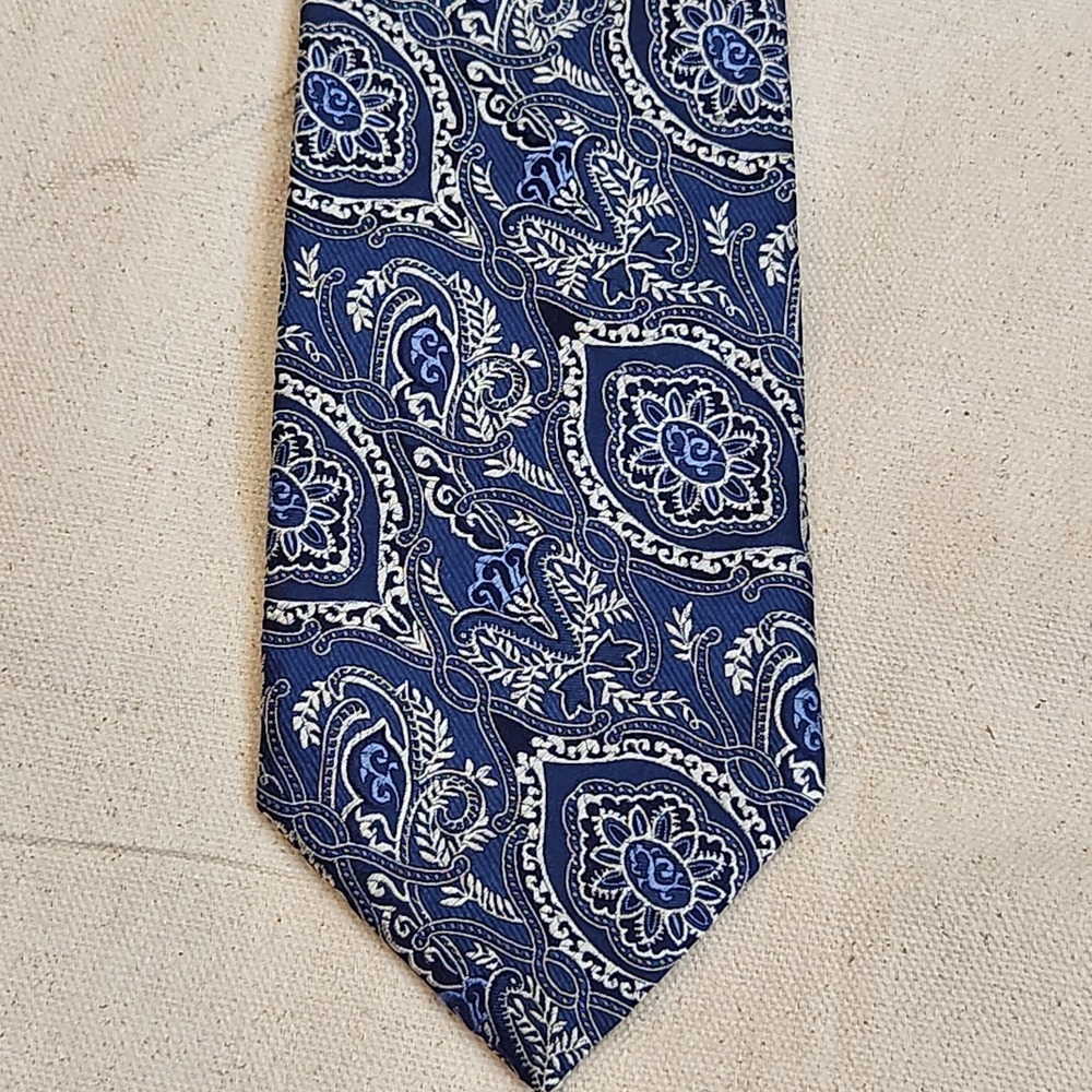Daniel Cremieux Archive Collection Tie Blue Paisley 100% Silk Handmade Italy